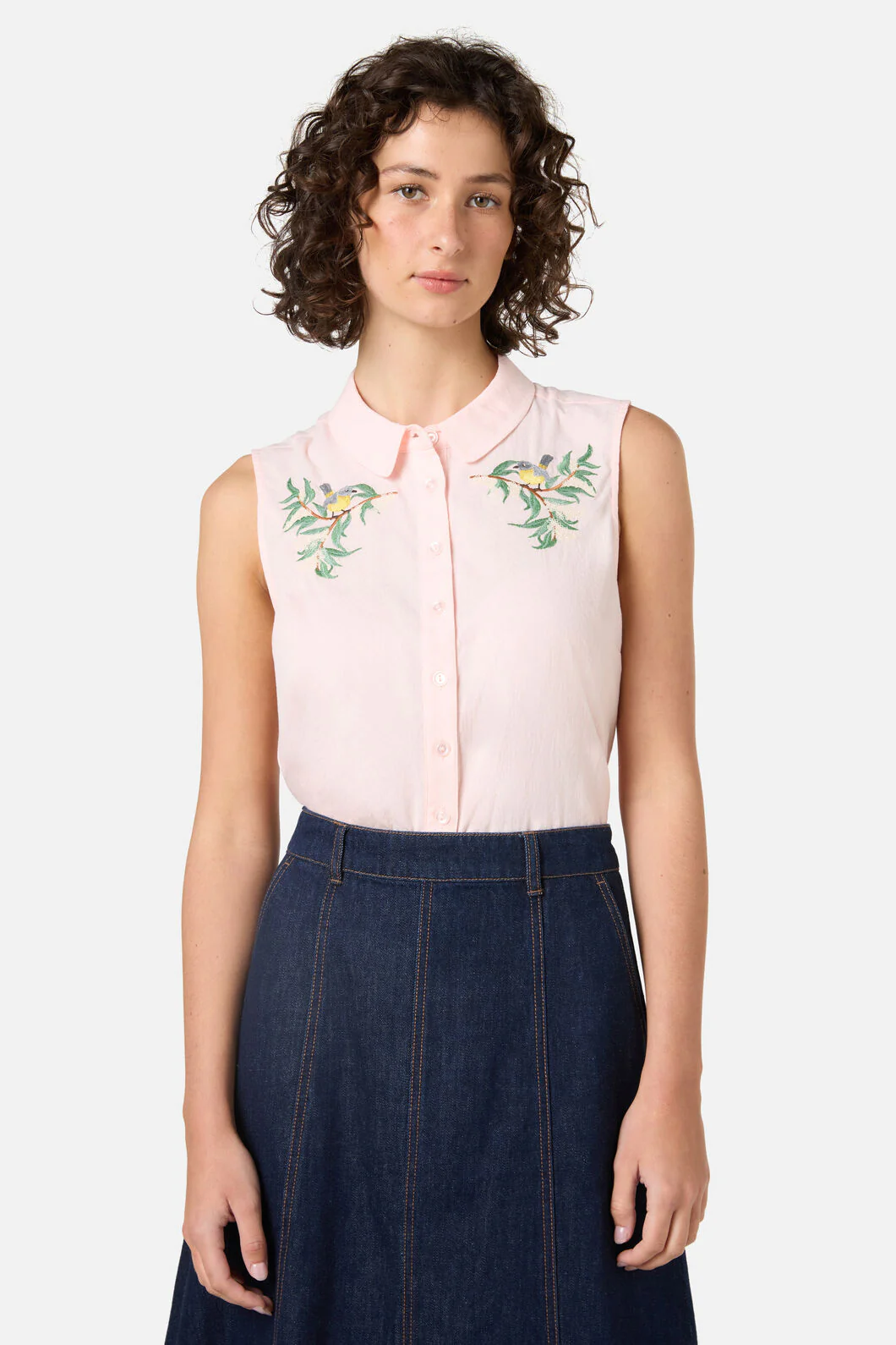Robin Embroidered Sweet Shirt